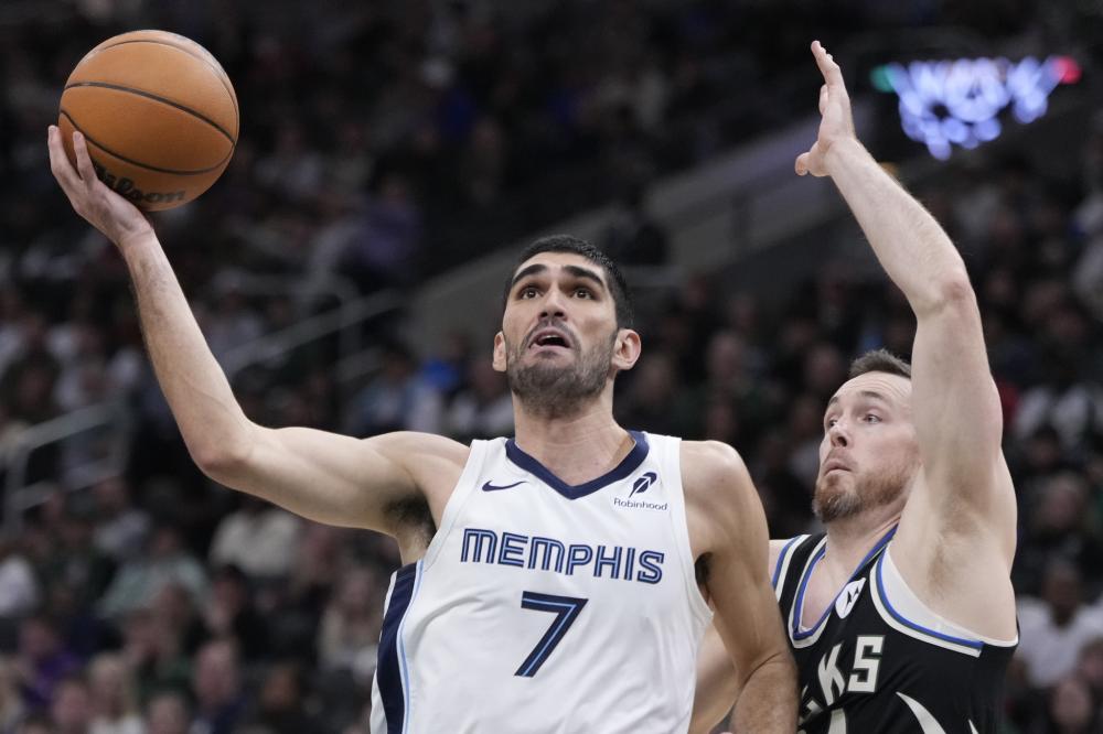 跟队记者：维拉及三家英超球队有意弗拉门戈右后卫韦斯利.